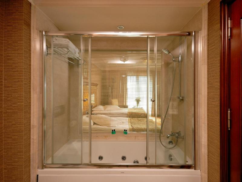 Junior Suite image 4