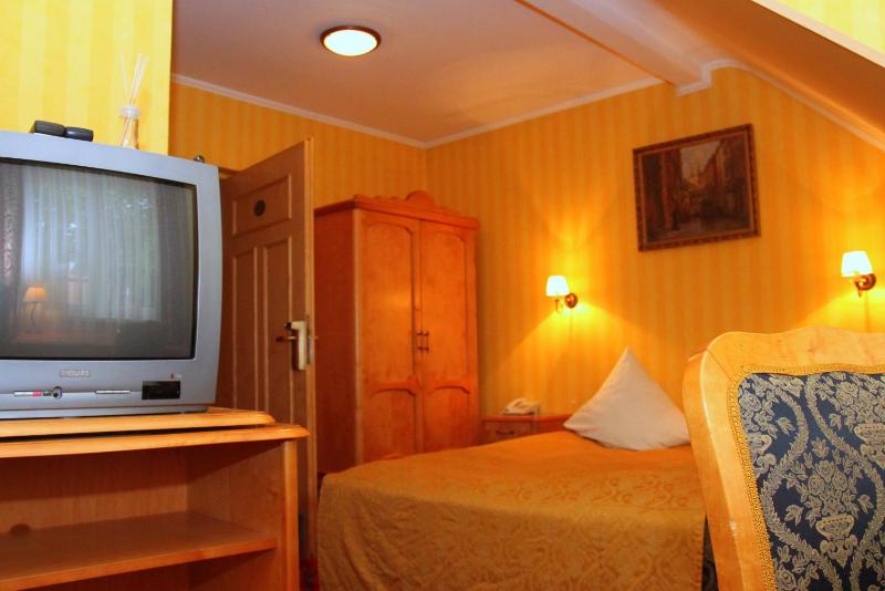 Pokój dwuosobowy typu Classic bez klimatyzacji image 2