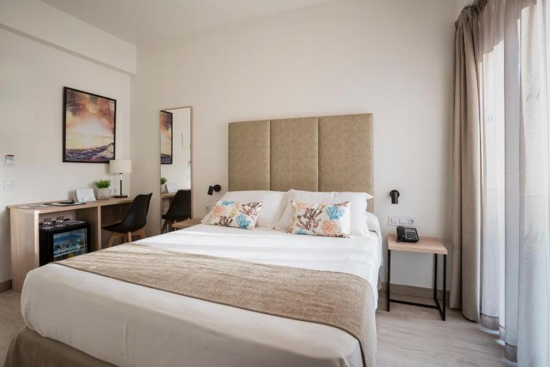 Standard Double Room image 1