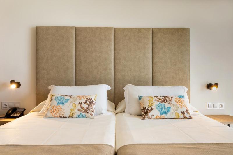Standard Single Room image 4