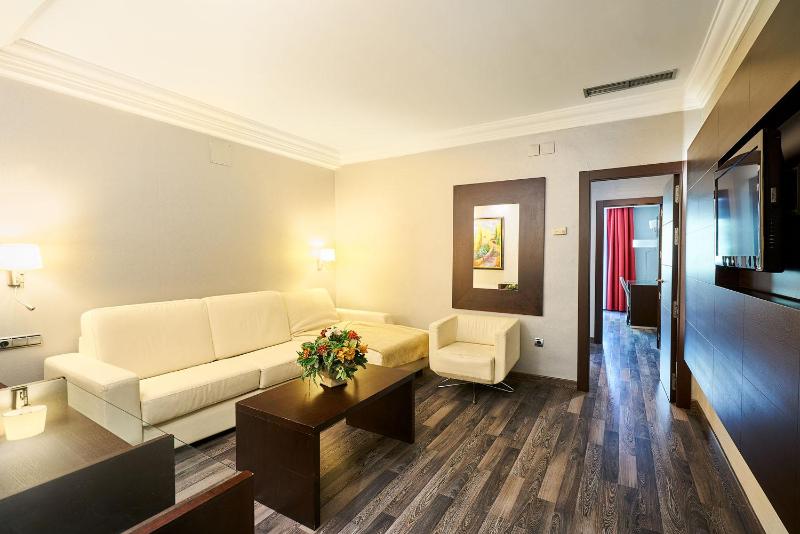 Junior Suite image 3