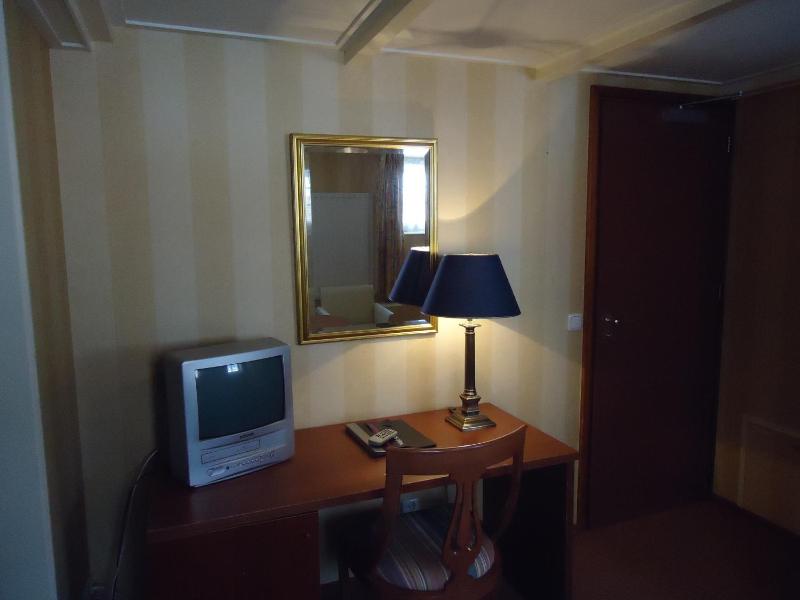 Deluxe Double Room image 4