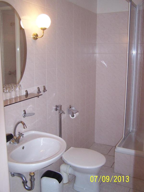 Triple Room image 2