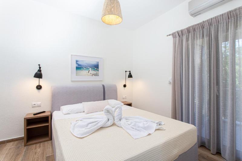 One-Bedroom Apartment image 2