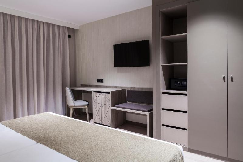 Superior Double Room image 1