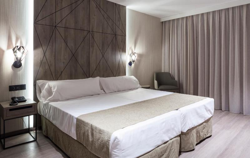 Superior Double Room image 4