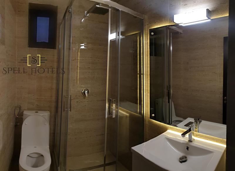 King Room with Balcony image 4