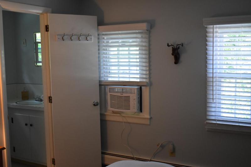 Queen Room image 4
