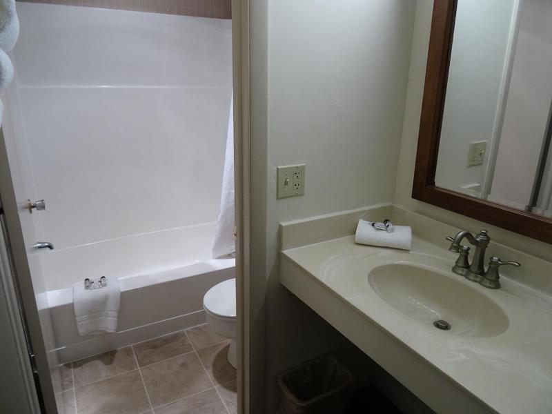 King Room image 4