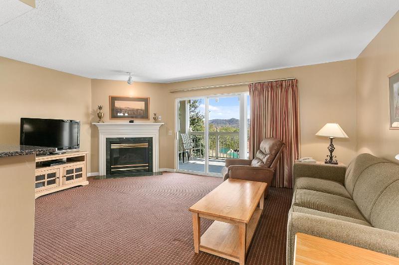 Two-Bedroom Suite image 3