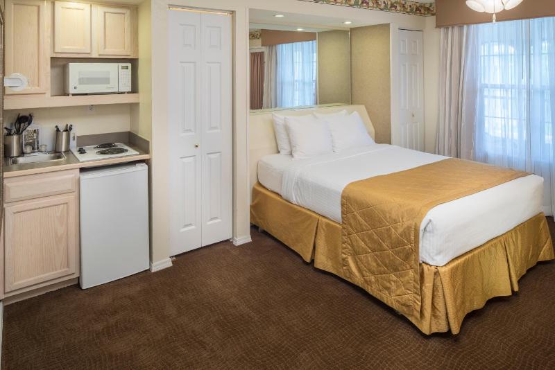 Two-Bedroom Suite image 4
