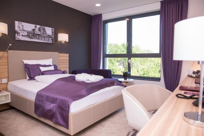Single Room image 2