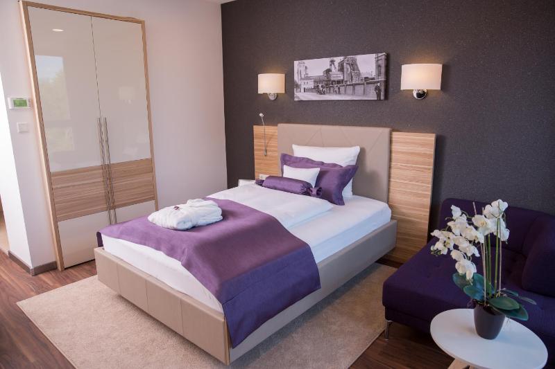 Single Room image 3