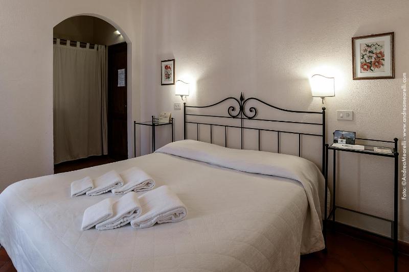 Double Room image 2