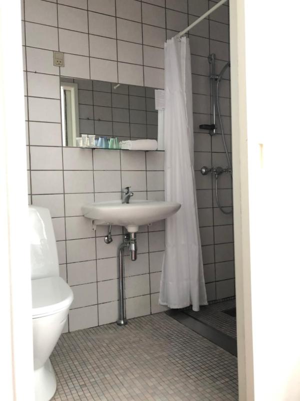 Double Room image 3