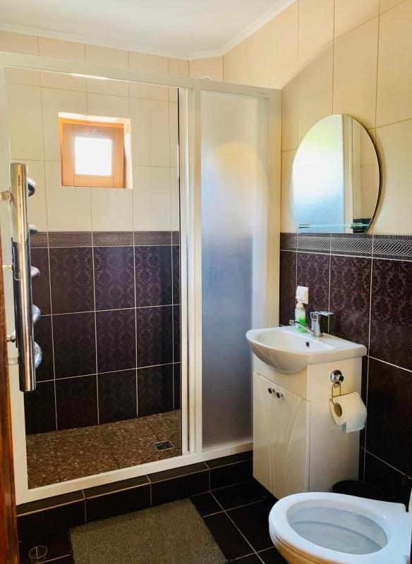 Double Room with Shared Bathroom image 2