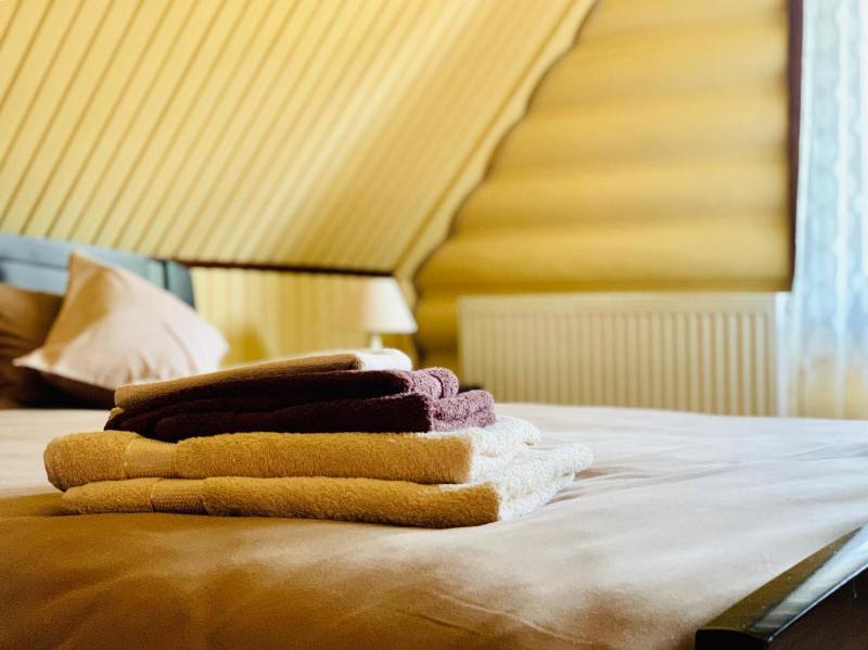 Double Room with Shared Bathroom image 2