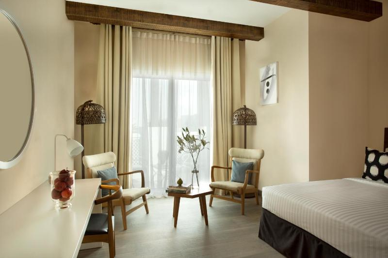 Boutique Room image 3