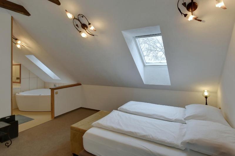 Deluxe Apartment image 2