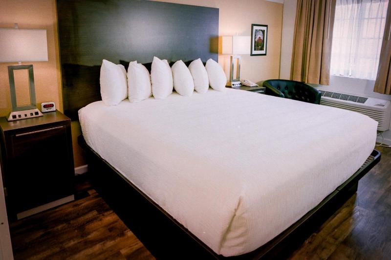King Room image 4