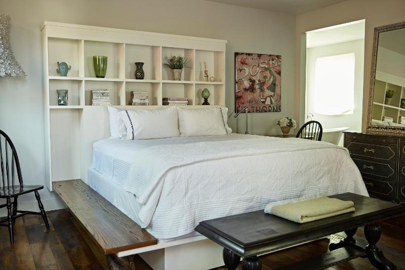 Double Room with Private Bathroom image 2