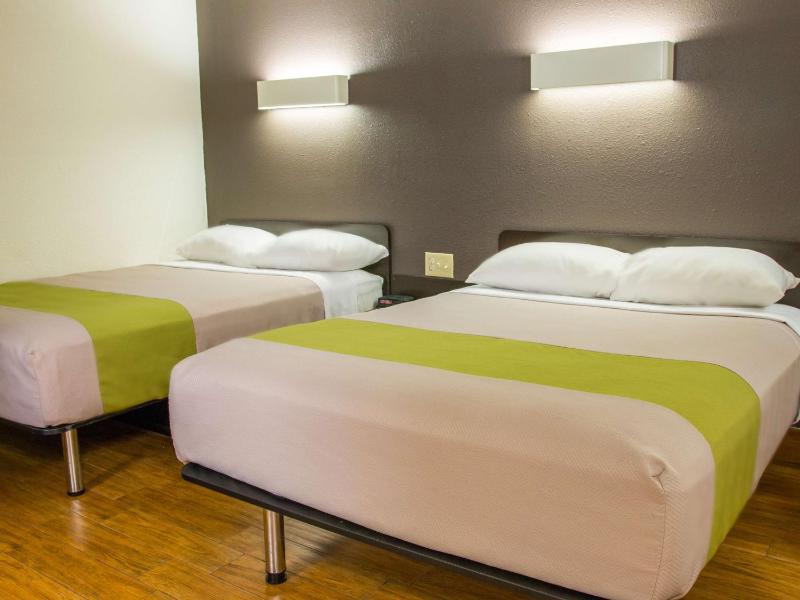Quadruple Room - Non-Smoking image 2