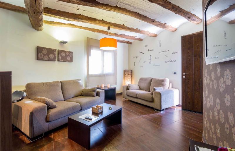 Two-Bedroom House image 4