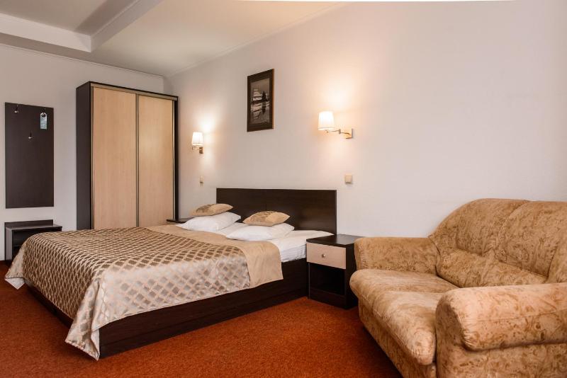 Standard Double or Twin Room image 3