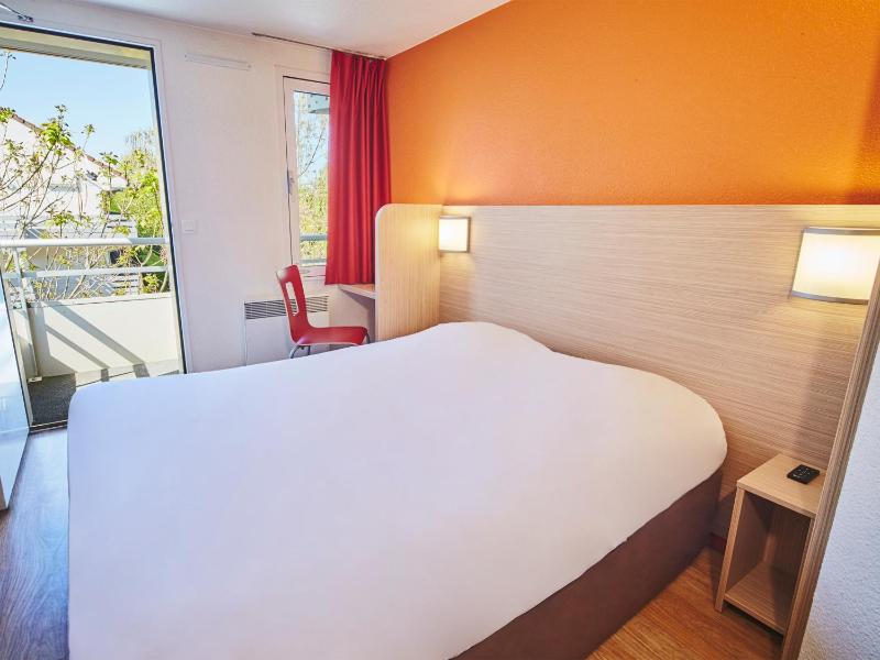 Double Room with 1 Double Bed image 4
