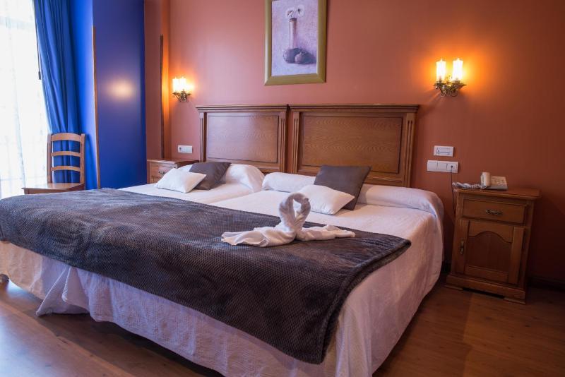 Double or Twin Room with Extra Bed (3 Adults) image 1