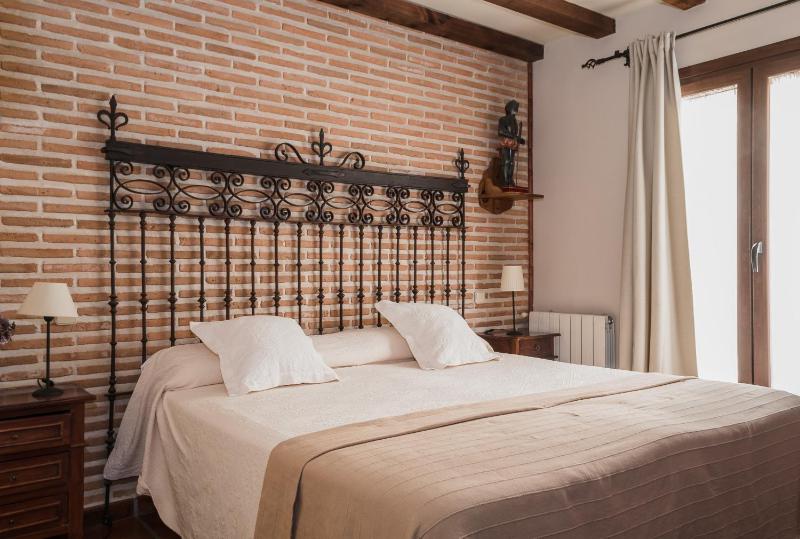 Standard Queen Room image 1