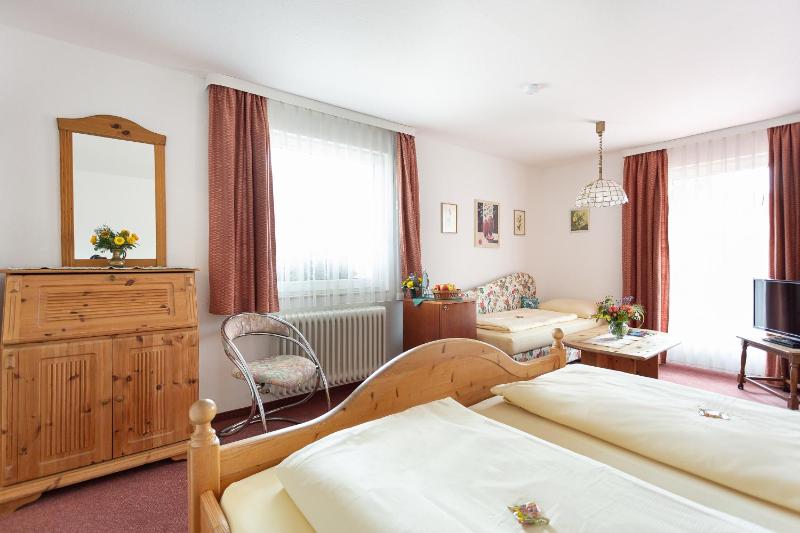Triple Room image 4