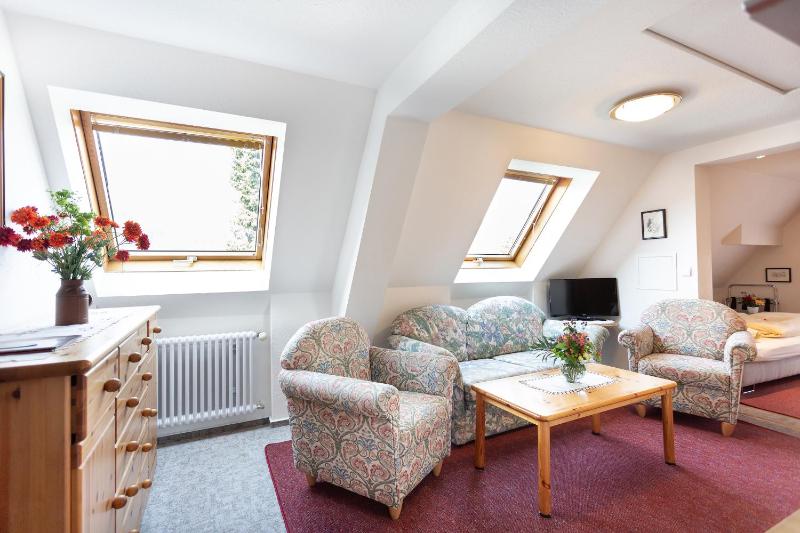 Quadruple Room image 3