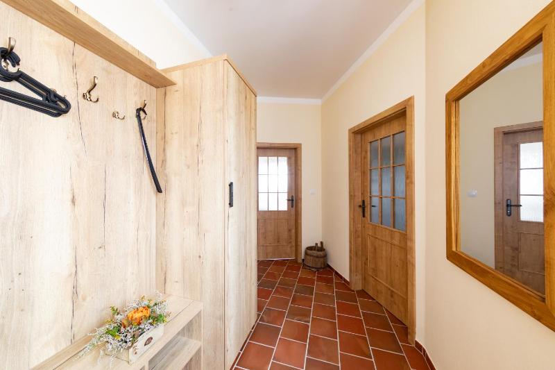 One-Bedroom Apartment image 3