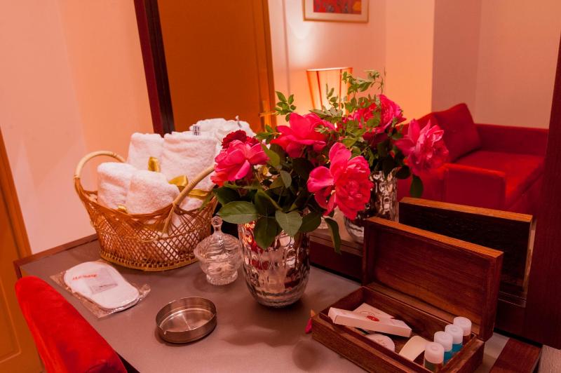 Junior Suite (2 Adults) image 3