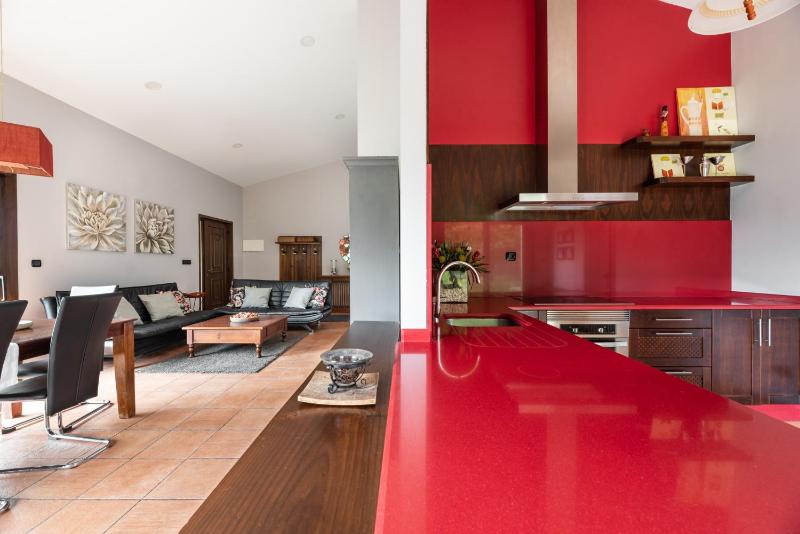 Three-Bedroom House image 1