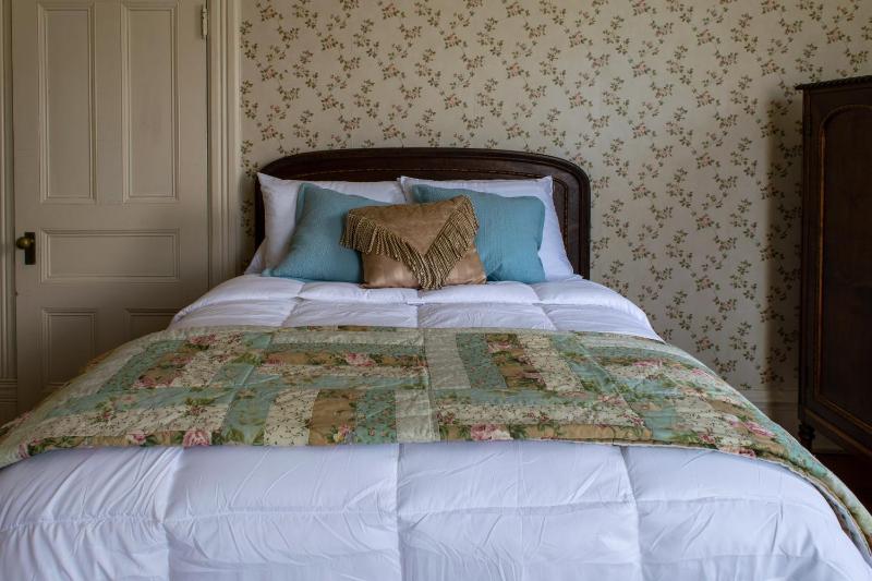 Deluxe Double Room image 2