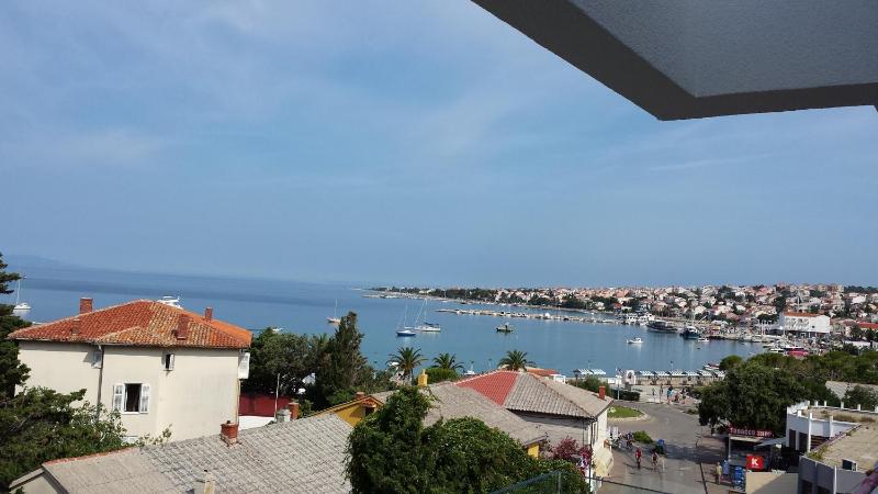 Deluxe Penthouse Apartment with Sea View image 3