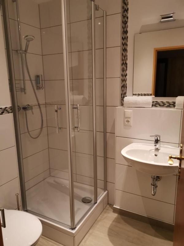 Standard Double Room image 4
