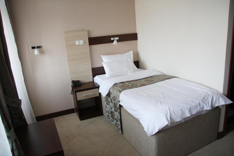 Single Room image 3