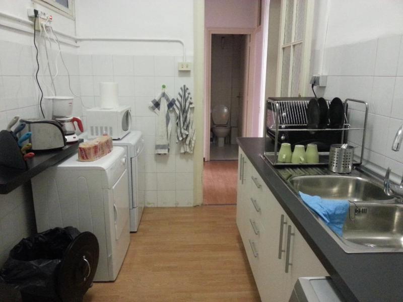 Fabrizzios Terrace Hostel - image 2
