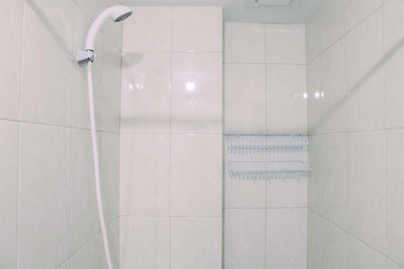 Nice 2BR at Springlake Summarecon Bekasi Apartment By Travelio - image 10