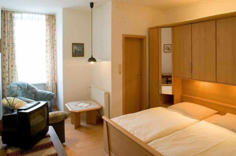 Double Room with Shower & Toilet image 1