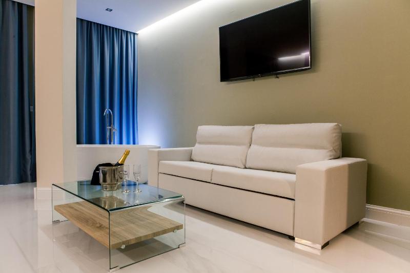 Junior Suite image 2