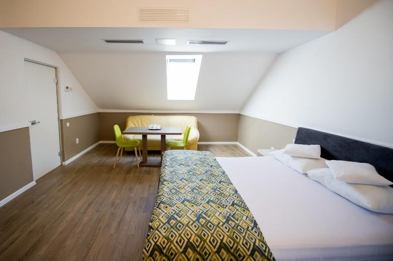 Double Room image 2