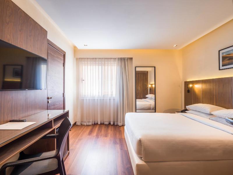 Deluxe Double or Twin Room image 1
