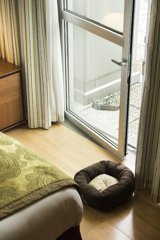 Double Room image 2