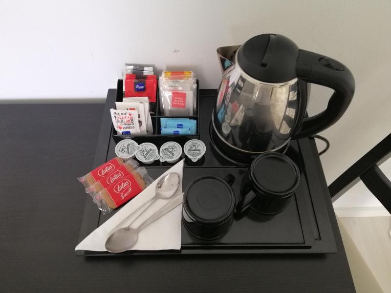 Superior One-Bedroom Apartment image 2