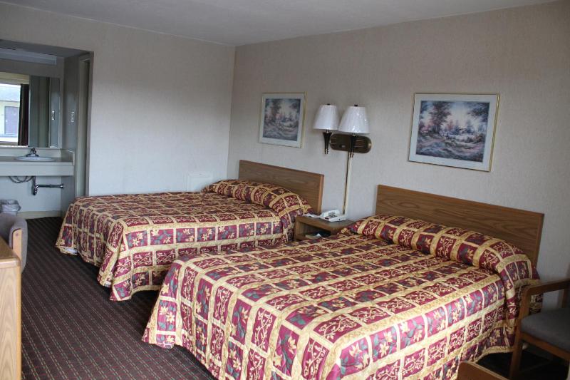 Double Room with Two Double Beds image 4