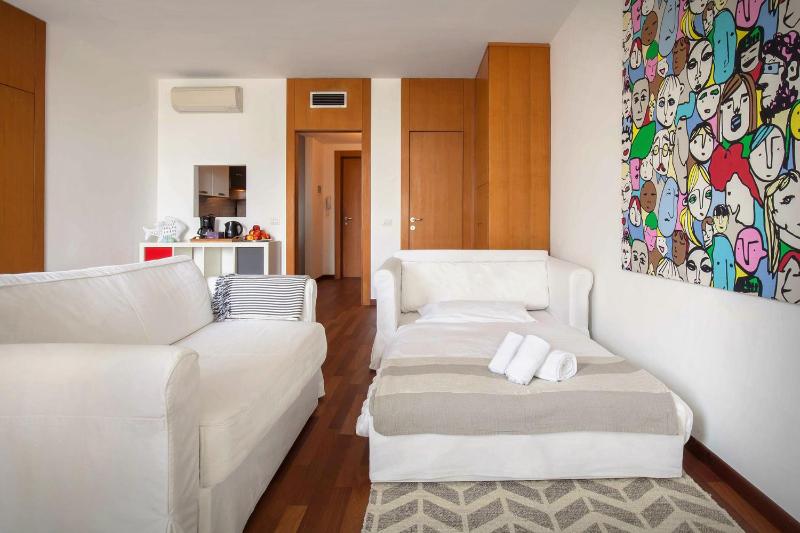 LA CHIARETTO SUITE - image 6